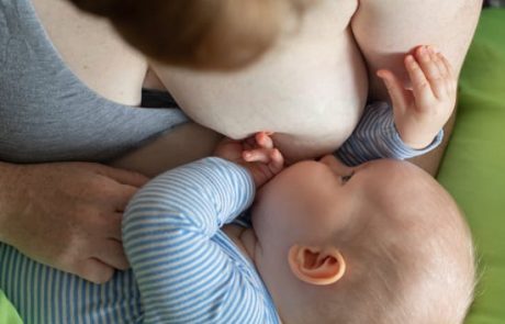 איך להתחיל להניק – טיפים שחשוב לדעת רגע לפני הלידה
